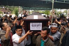 Jenazah Herjuno, Korban...