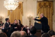 Ribut dengan Trump,...