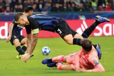 Imbang Lawan Barcelona,...