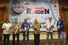 Memburu Target 1 Juta...