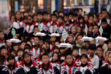 China Rekrut Anak-anak...