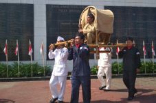 Hari Pahlawan, Monjali...