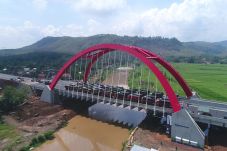 Uji Beban, 36 Truk Sarat...