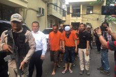 Komplotan Preman Penguasa...