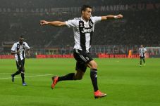 Juventus Bungkam Milan:...