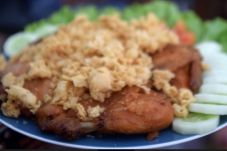 Ayam Tulang Lunak Kraton,...