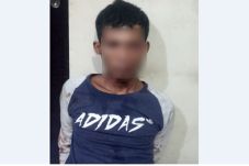 Sosok Pemuda yang Tebas...