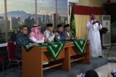Saudi Bantah Larang...