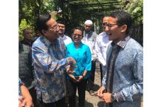 Pengamat Soroti Pertarungan...