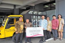 Nissan Indonesia Donasikan...