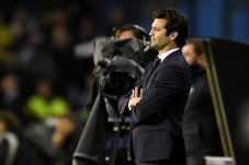 Pelatih Santiago Solari...