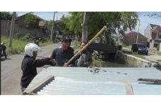 5 Bendera PKS Dibakar...