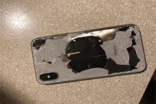 iPhone X Dikabarkan...