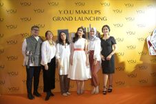 Y.O.U Perkenalkan Makeup...