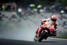 Marquez Tercepat di...