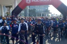 Ribuan Peserta Hangatkan...