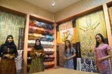 Produk Lebih Komplet,...