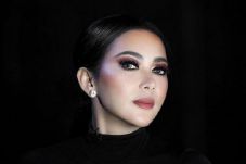 6 Fakta Syahrini, mulai...