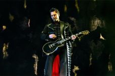 Sibuk dengan Rammstein,...