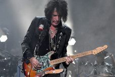 Ambil Cuti, Joe Perry...