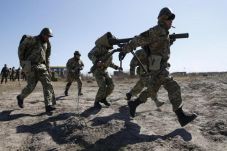 Lawan Agresi Rusia,...