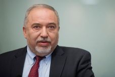 Lieberman Klaim Banyak...