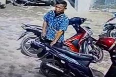 Disimpan di Bagasi Motor,...