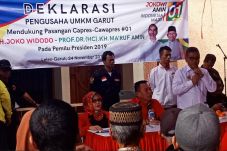 Pelaku UMKM Pembuat...