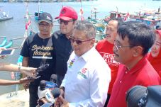Hasto Targetkan Jokowi-Maruf...