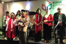 Bunda Merah Putih Berbagi...