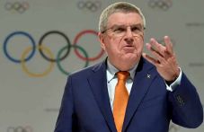 Presiden IOC Hibahkan...