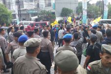 HUT ke-10, Puluhan Mahasiswa...