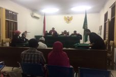 Larang Jurnalis Liput...