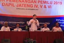 Berikan Pembekalan,...