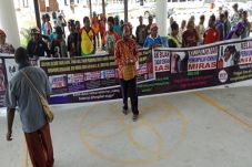 Pemuda Mimika Tuntut...