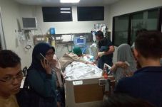 Ayah Zumi Zola yang...