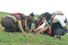 Prajurit TNI Ajak Pelajar...