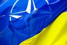 NATO Dukung Ukraina...