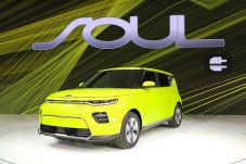 Kia Motors Resmi Perkenalkan...