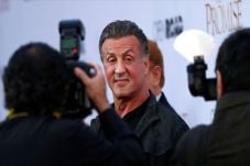 Sylvester Stallone Gantung...