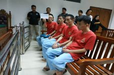 4 Warga China Pembawa...