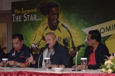 Ronaldinho Beri Coaching...