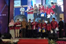 Menhub Dapat Anggota...