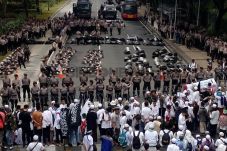 Polisi Bakal Sekat Massa...