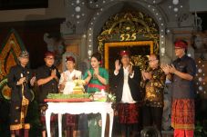Pesta Rakyat Merayakan...