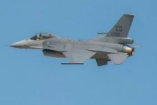 Taiwan Pertimbangkan...