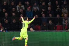 Messi Butuh 15 Gol Kejar...
