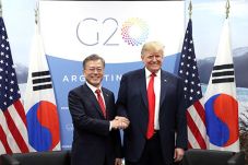 Moon-Trump Sepakat Pertahankan...