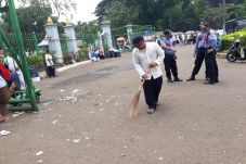 Tinggalkan Monas, Peserta...