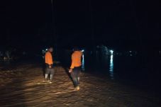 Banjir Bandang, Satu...